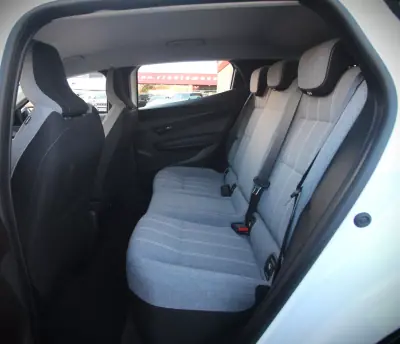 Renault Mégane E-Tech 2022 - 21000 EUR, 31000 km - AUTO.MOTO.pt - 31000km - foto 10 de 29