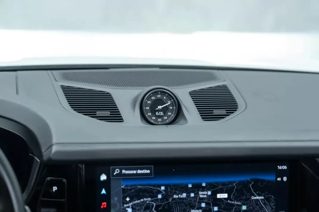 Porsche Cayenne 2024 - 97950 EUR, 32000 km - AUTO.MOTO.pt - 32000km - foto 19 de 55