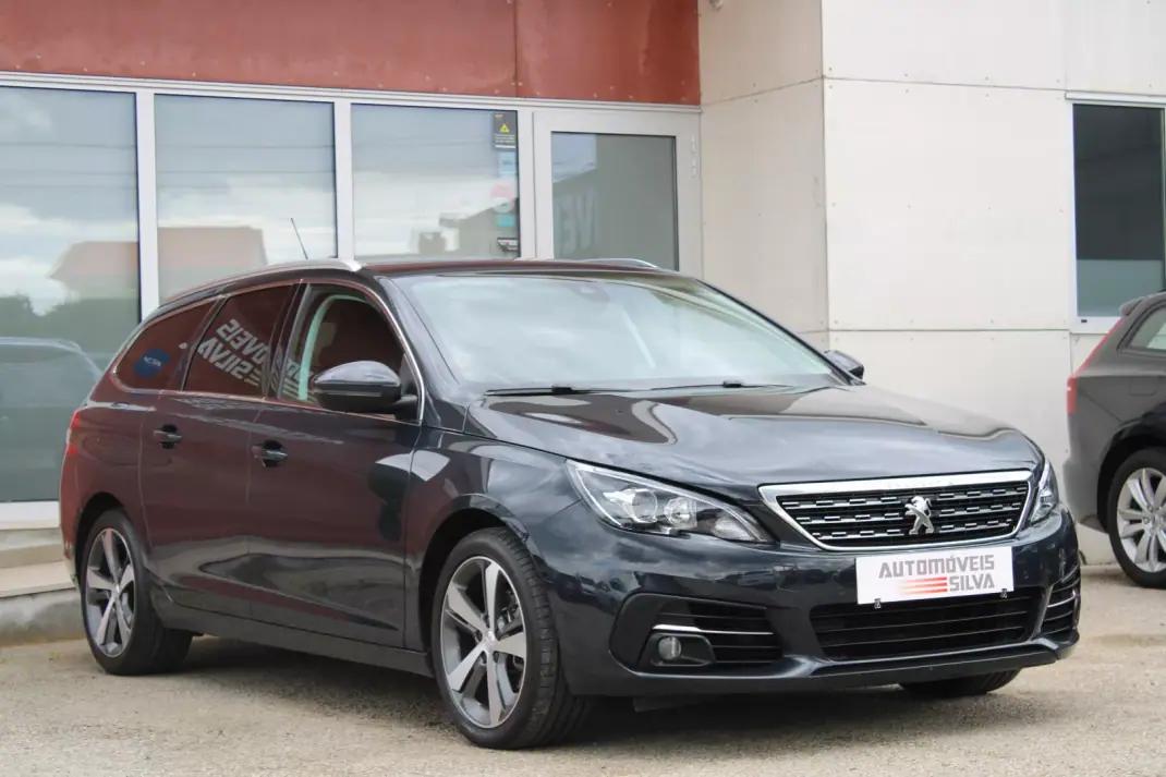 Peugeot 308 SW 2020 - 14990 EUR, 130000 km - AUTO.MOTO.pt - 130000km - foto 6 de 25