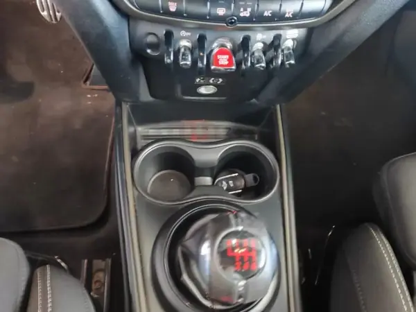 MINI Countryman 2018 - 19990 EUR, 84000 km - AUTO.MOTO.pt - 84000km - foto 35 de 37