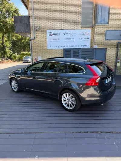 Volvo V60 2014 - 8900 EUR, 219293 km - 219293km - foto 9 de 13