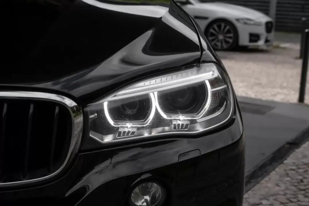 BMW X5 2015 - 27900 EUR, 170106 km - AUTO.MOTO.pt - 170106km - foto 8 de 44