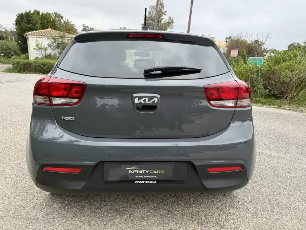 Kia Rio 2023 - 14999 EUR, 30000 km - AUTO.MOTO.pt - 30000km - foto 5 de 13