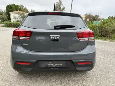 Kia Rio 2023 - 14999 EUR, 30000 km - AUTO.MOTO.pt - 30000km - foto 5 de 13