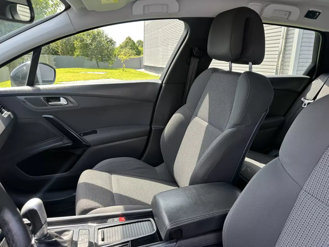 Peugeot 508 SW 2018 - 13900 EUR, 155000 km - AUTO.MOTO.pt - 155000km - foto 30 de 68