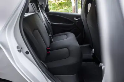 Renault Zoe 2020 - 12900 EUR, 44743 km - AUTO.MOTO.pt - 44743km - foto 27 de 38