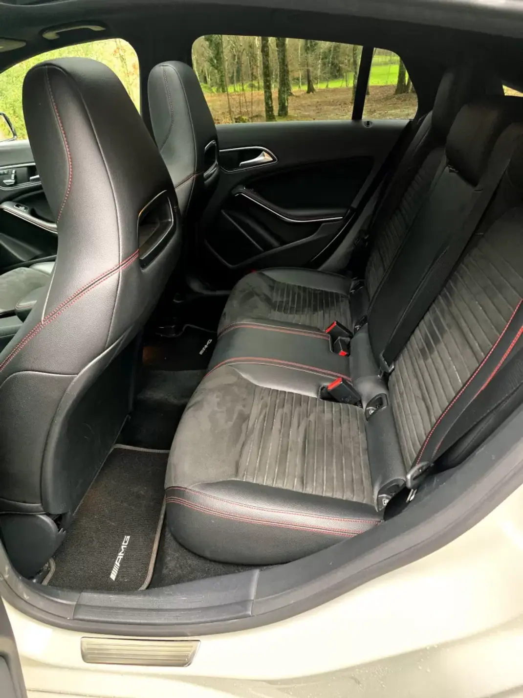 Mercedes-Benz CLA 220 2017 - 19990 EUR, 211000 km - AUTO.MOTO.pt - 211000km - foto 30 de 31