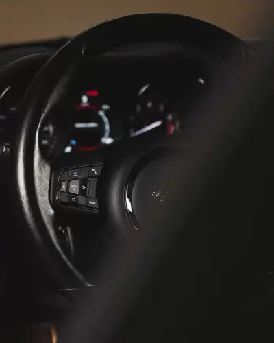 Jaguar F-Type 2018 - 45950 EUR, 78000 km - AUTO.MOTO.pt - 78000km - foto 15 de 31