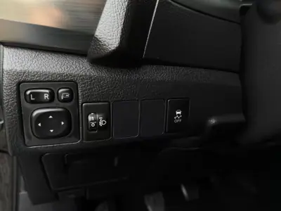 Toyota Auris 2014 - 10990 EUR, 224000 km - AUTO.MOTO.pt - 224000km - foto 26 de 27