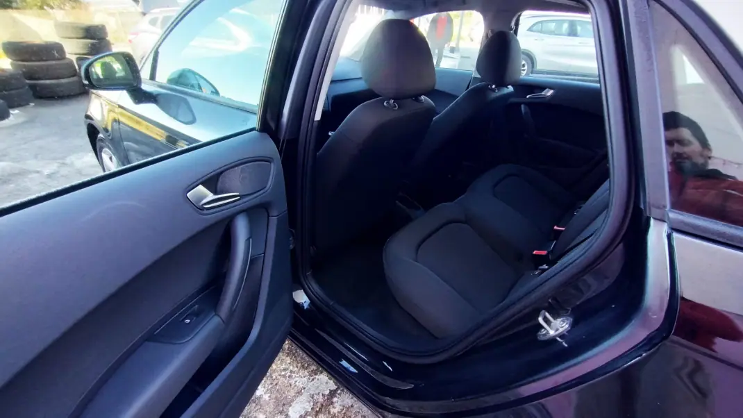 Audi A1 Sportback 2014 - 10999 EUR, 159000 km - AUTO.MOTO.pt - 159000km - foto 17 de 37