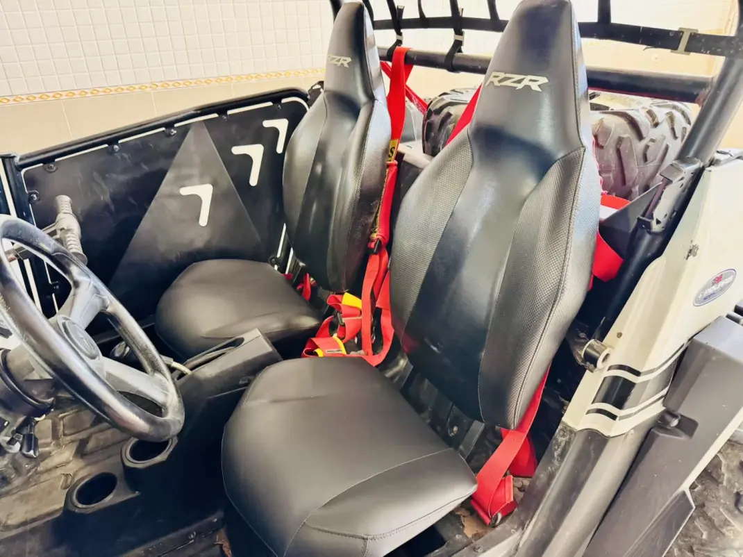 Polaris RZR 2011 - 8950 EUR, 7000 km - 7000km - foto 16 de 31