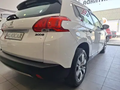 Peugeot 2008 2015 - 8900 EUR, 108000 km - AUTO.MOTO.pt - 108000km - foto 8 de 18