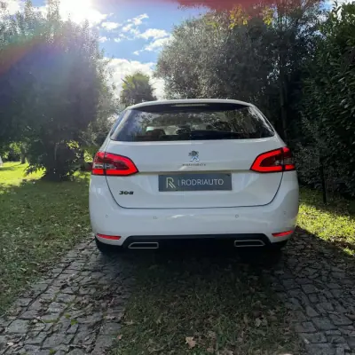 Peugeot 308 SW 2019 - 13990 EUR, 149000 km - AUTO.MOTO.pt - 149000km - foto 2 de 25
