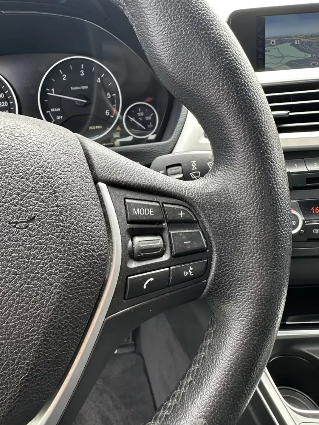 BMW 320 2013 - 13900 EUR, 280000 km - AUTO.MOTO.pt - 280000km - foto 43 de 64