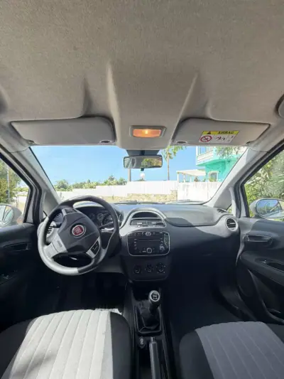 Fiat Punto 2018 - 8500 EUR, 111468 km - AUTO.MOTO.pt - 111468km - foto 7 de 9