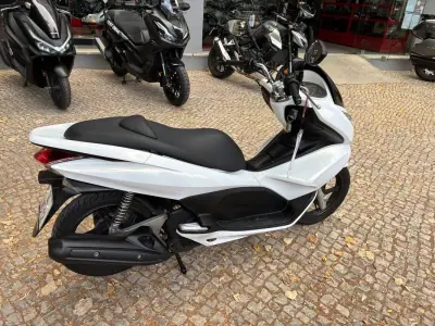 Honda PCX 125 2012 - 1900 EUR, 64269 km - AUTO.MOTO.pt - 64269km - foto 3 de 12