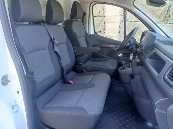 Renault Trafic 2023 - 22990 EUR, 96500 km - AUTO.MOTO.pt - 96500km - foto 11 de 16