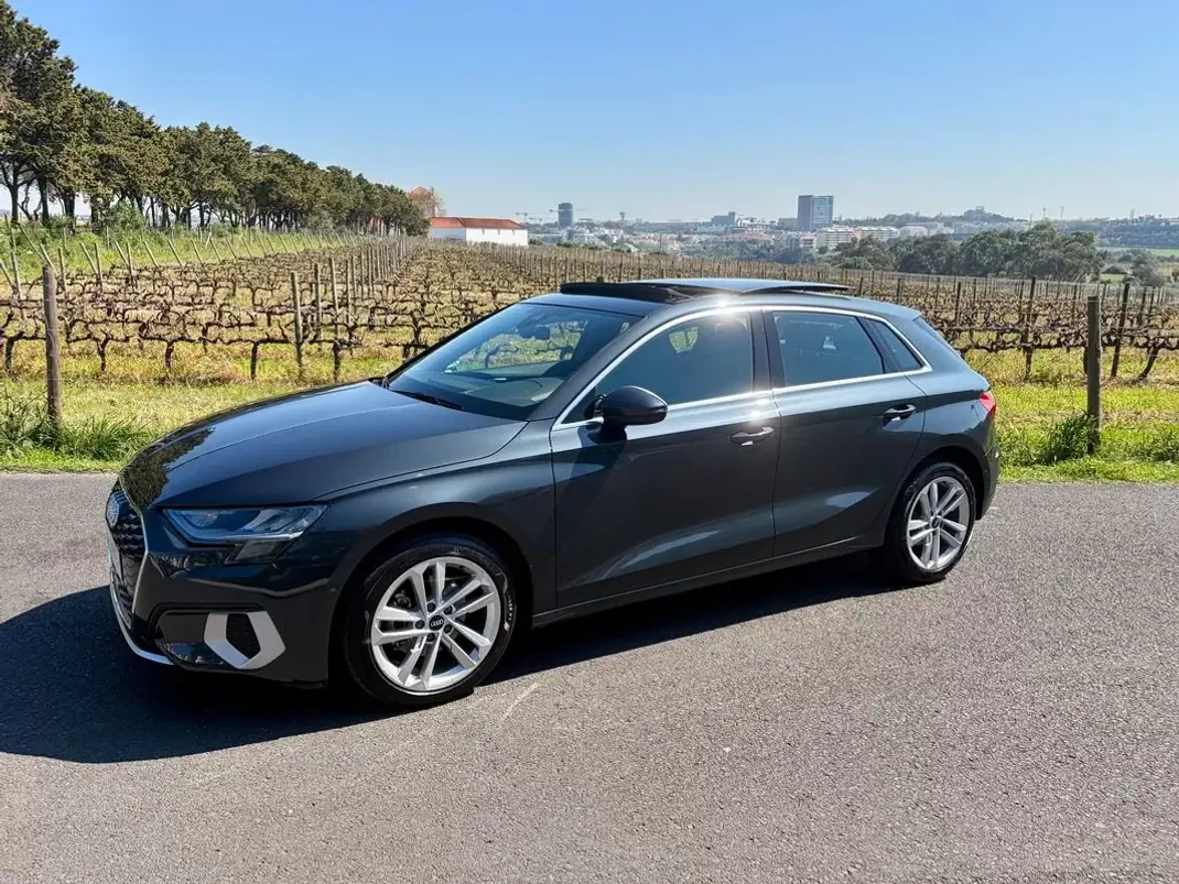 Audi A3 Sportback 2021 - 26900 EUR, 80400 km - AUTO.MOTO.pt - 80400km - foto 2 de 23
