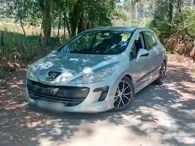 Peugeot 308 2007 - 4200 EUR, 227000 km - AUTO.MOTO.pt - 227000km - foto 2 de 13