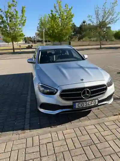 Mercedes-Benz E 300 2021 - 31900 EUR, 119000 km - AUTO.MOTO.pt - 119000km - foto 8 de 15