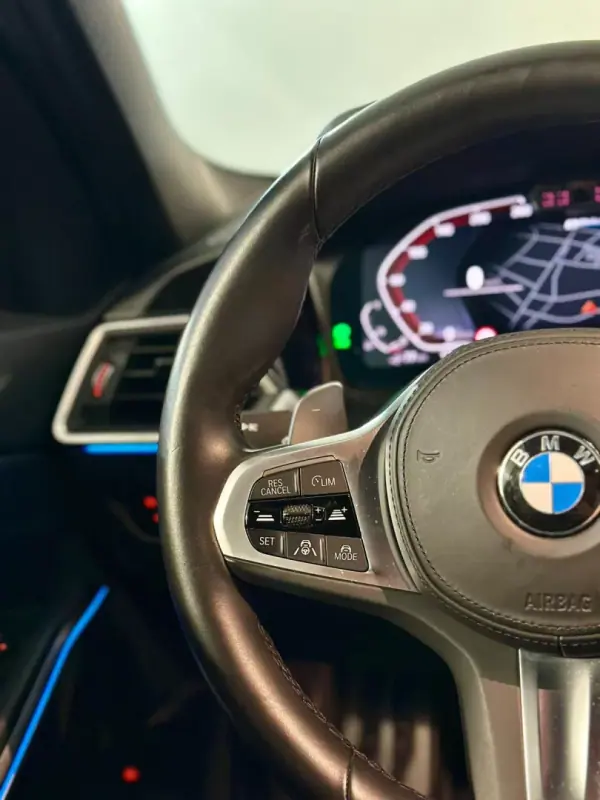 BMW 330e 2019 - 29750 EUR, 99000 km - AUTO.MOTO.pt - 99000km - foto 17 de 46