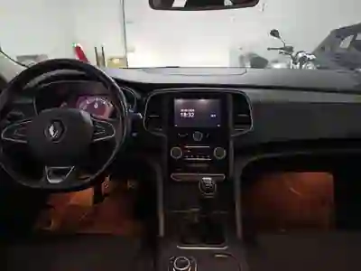 Renault Talisman Sport Tourer 2018 - 15750 EUR, 107000 km - AUTO.MOTO.pt - 107000km - foto 3 de 10