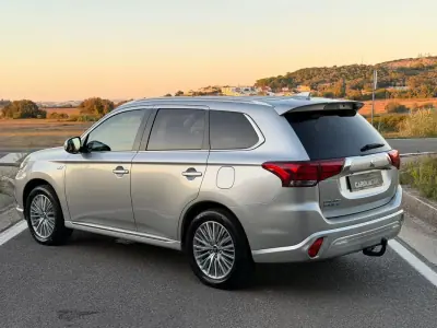 Mitsubishi Outlander 2021 — foto 6 de 37