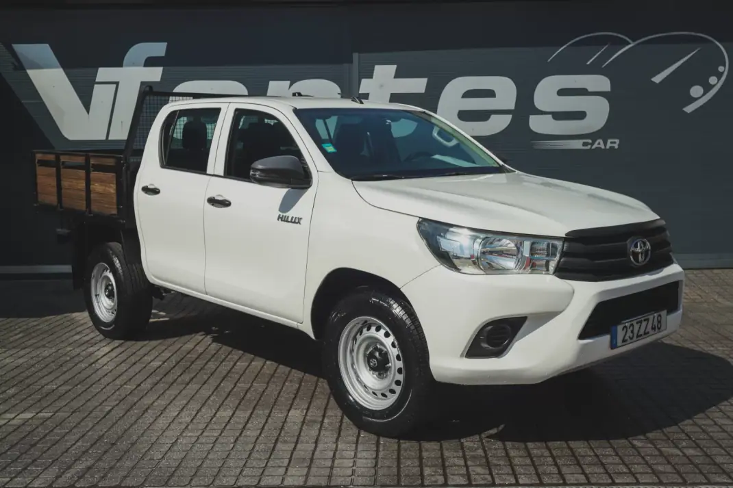 Toyota 2020 - 34880 EUR, 40250 km - AUTO.MOTO.pt - 40250km - foto 1 de 16