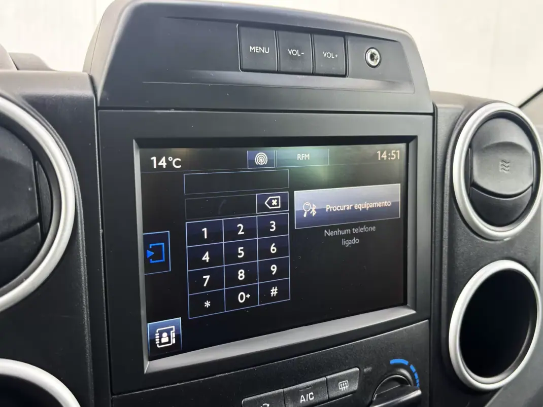 Peugeot Partner 2018 - 14900 EUR, 140000 km - AUTO.MOTO.pt - 140000km - foto 28 de 37