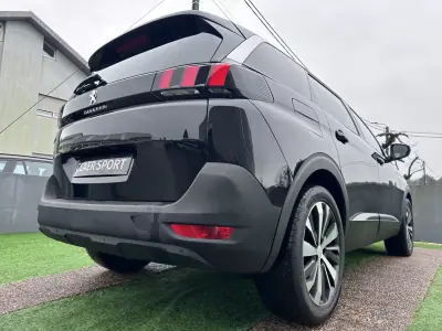 Peugeot 5008 2018 - 14900 EUR, 140000 km - AUTO.MOTO.pt - 140000km - foto 18 de 52