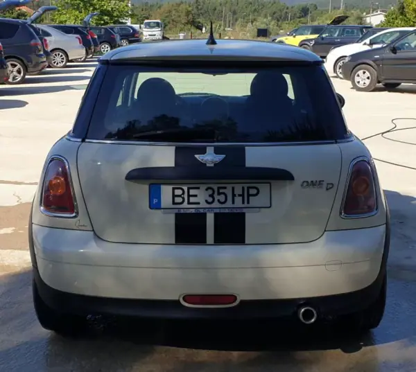 MINI One 2010 - 6990 EUR, 299000 km - AUTO.MOTO.pt - 299000km - foto 6 de 35