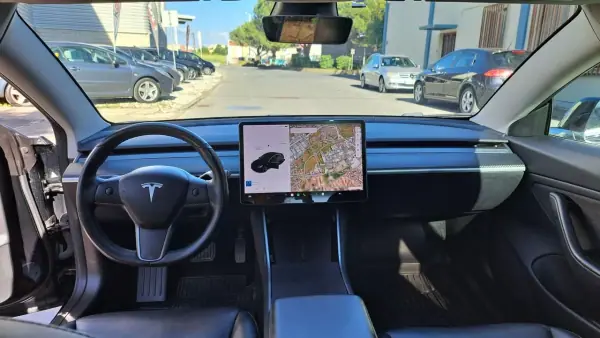 Tesla Model 3 2019 - 22500 EUR, 113000 km - AUTO.MOTO.pt - 113000km - foto 40 de 53