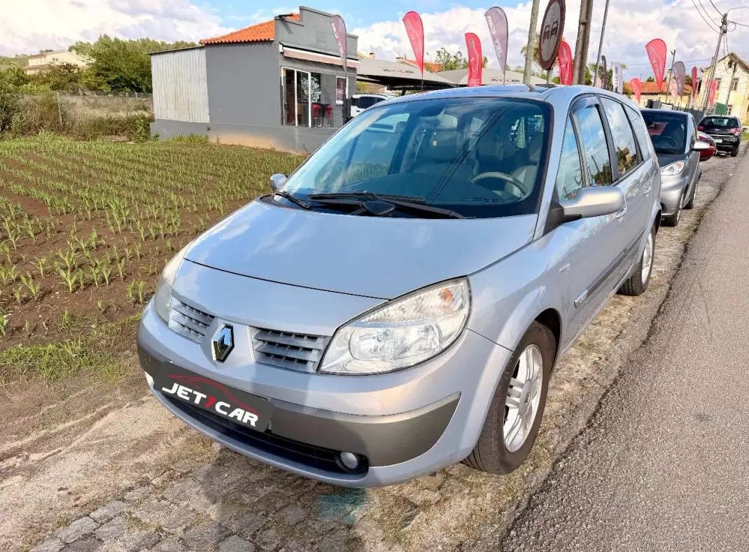 Renault Grand Scénic 2005 - 3990 EUR, 173744 km - AUTO.MOTO.pt - 173744km - foto 1 de 7