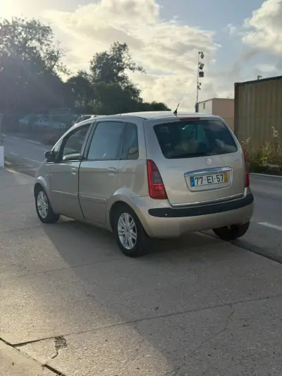 Lancia Musa 2007 - 5900 EUR, 128702 km - AUTO.MOTO.pt - 128702km - foto 5 de 9
