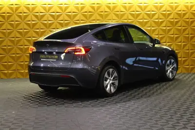 Tesla Model Y 2021 - 32240 EUR, 132000 km - AUTO.MOTO.pt - 132000km - foto 11 de 38