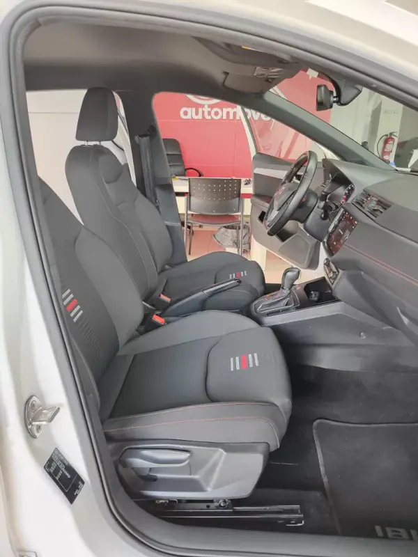 SEAT Ibiza 2020 - 15350 EUR, 34000 km - AUTO.MOTO.pt - 34000km - foto 18 de 38
