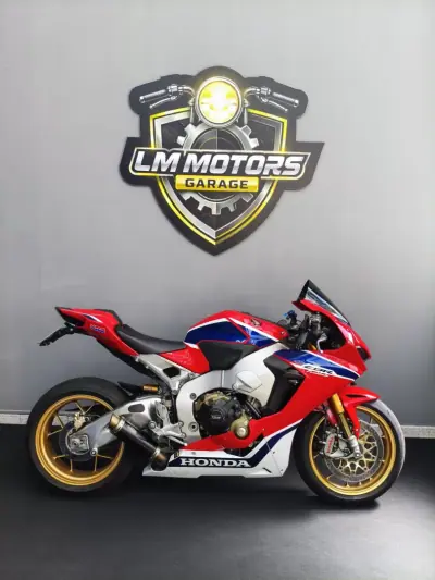Honda CBR 1000RR 2017 - 15250 EUR, 17000 km - AUTO.MOTO.pt - 17000km - foto 1 de 32