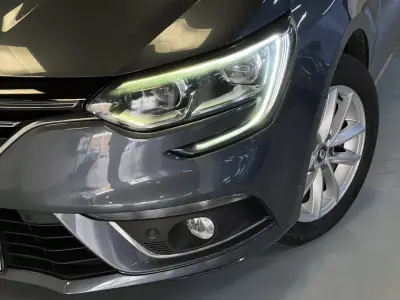 Renault Mégane 2016 - 11990 EUR, 140000 km - AUTO.MOTO.pt - 140000km - foto 38 de 41