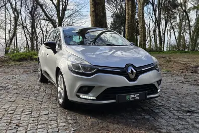 Renault Clio 2017 - 10950 EUR, 114000 km - AUTO.MOTO.pt - 114000km - foto 3 de 19