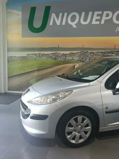 Peugeot 207 2008 - 4990 EUR, 139000 km - AUTO.MOTO.pt - 139000km - foto 3 de 16