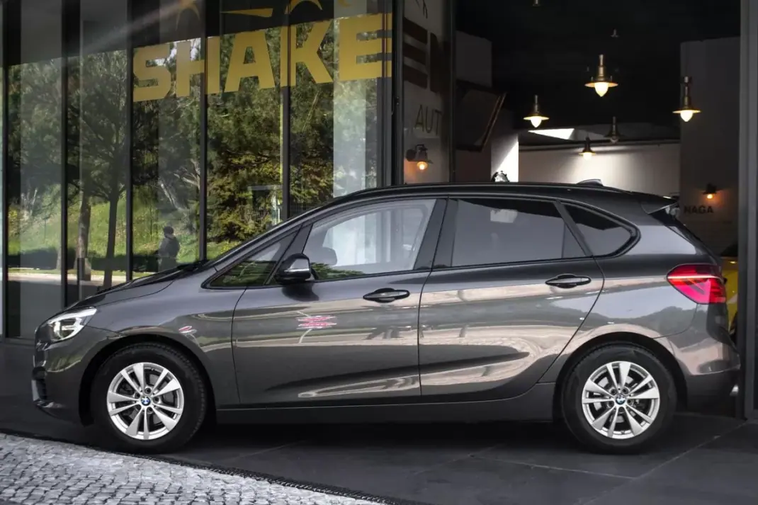 BMW 216 Active Tourer 2017 - 13990 EUR, 96223 km - AUTO.MOTO.pt - 96223km - foto 2 de 43