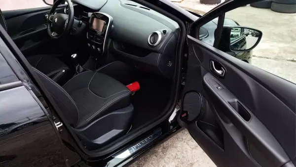 Renault Clio 2017 - 9950 EUR, 77000 km - 77000km - foto 22 de 35