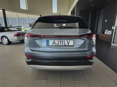 Audi Q4 e-tron 2021 - 26990 EUR, 104822 km - AUTO.MOTO.pt - 104822km - foto 6 de 33