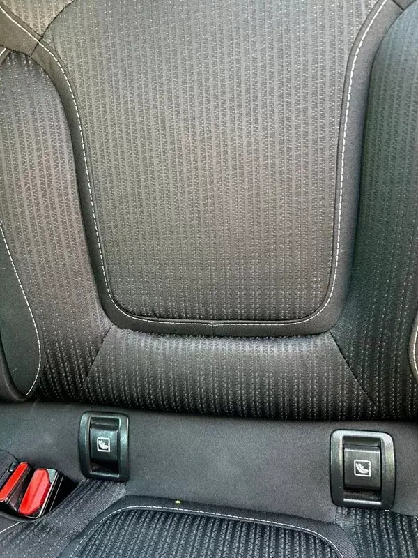 Renault Mégane 2019 - 14250 EUR, 135000 km - AUTO.MOTO.pt - 135000km - foto 14 de 39