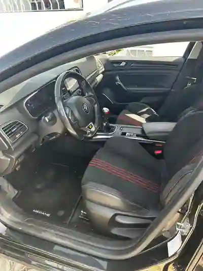 Renault Mégane Sport Tourer 2021 - 16500 EUR, 103500 km - 103500km - foto 7 de 11