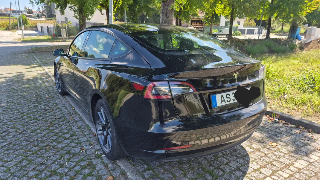 Tesla Model 3 2021 - 23000 EUR, 89000 km - AUTO.MOTO.pt - 89000km - foto 3 de 7
