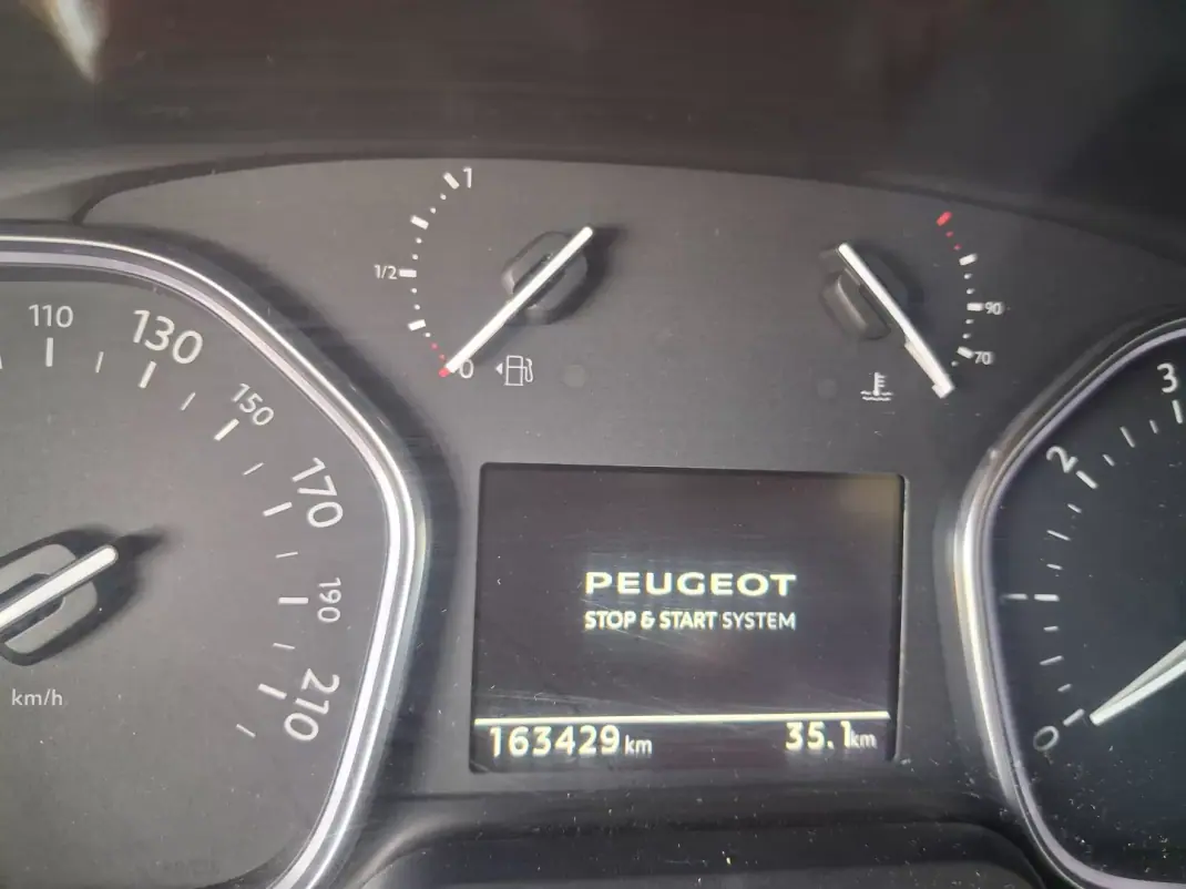 Peugeot Expert 2019 - 13400 EUR, 160000 km - AUTO.MOTO.pt - 160000km - foto 8 de 8