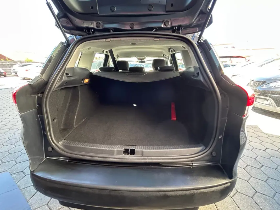 Renault Clio 2018 - 11950 EUR, 66571 km - 66571km - foto 18 de 20