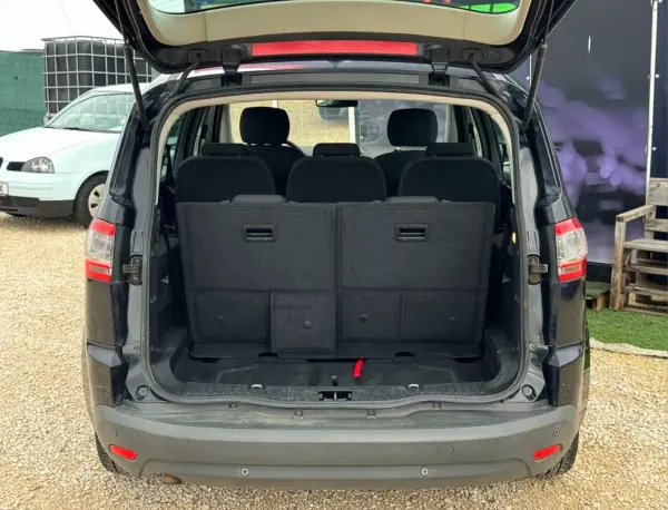 Ford S-Max 2012 - 9750 EUR, 246285 km - AUTO.MOTO.pt - 246285km - foto 16 de 17
