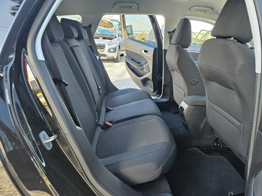 Peugeot 308 SW 2019 - 13800 EUR, 77780 km - AUTO.MOTO.pt - 77780km - foto 18 de 44